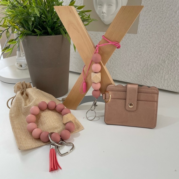 Bracelet Keychain Silicone Wood Beads/Lanyard Teacher Badge Holder Gift Set - Picture 2 of 6